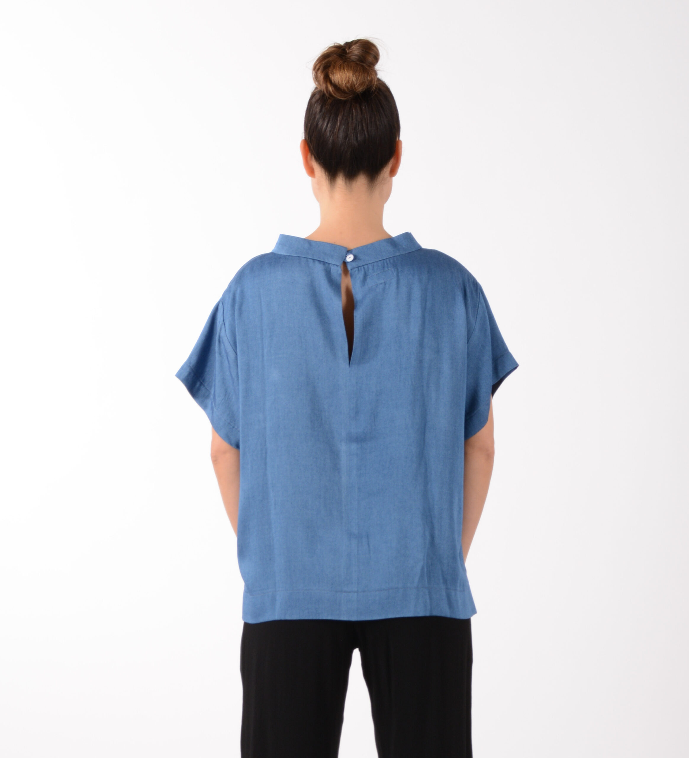 Blusenshirt Gloria Hellblau – Bild 2